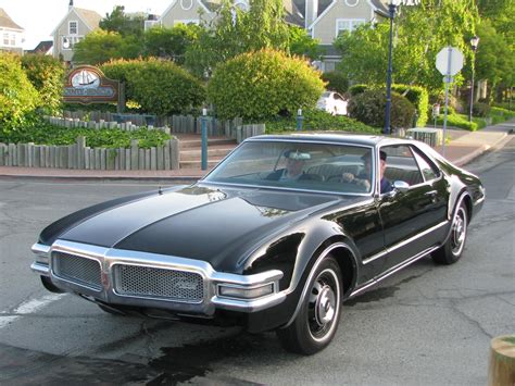 1968 Oldsmobile Toronado - Information and photos - MOMENTcar