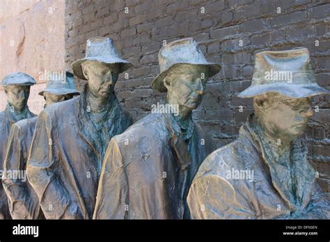 Breadline 1930s High Resolution Stock Photography and Images - Alamy