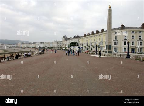 Llandudno Promenade, North Wales Stock Photo - Alamy