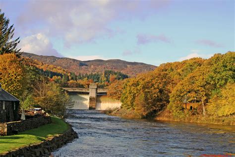 The River Tummel at Pitlochry (Perthshire) in Autumn. | Beautiful ...