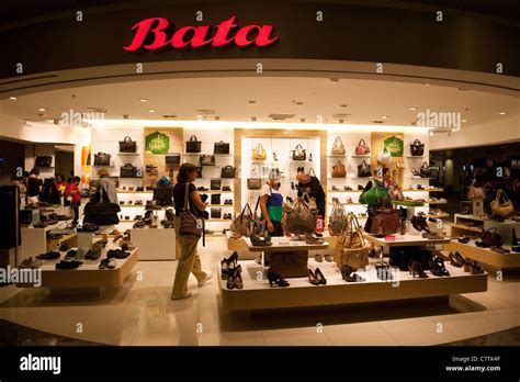 Bata shoes and leather goods store, Changi airport, Singapore Stock Photo - Alamy