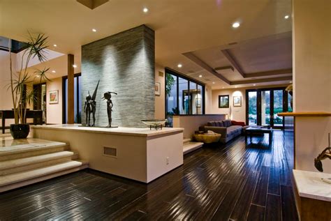 Big Contemporary House with Dark Interior Filled with Light | DigsDigs