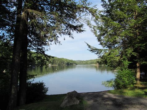 File:Laurel Lake, Erving State Forest, Erving MA.jpg - Wikimedia Commons