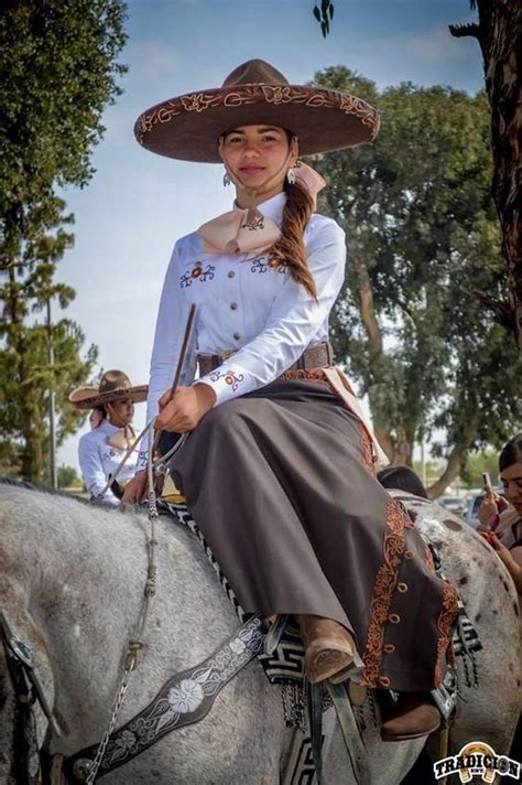 Hermosa charra, cowgirl from Mexico | Mexican dresses, Mexican women, Mexican culture