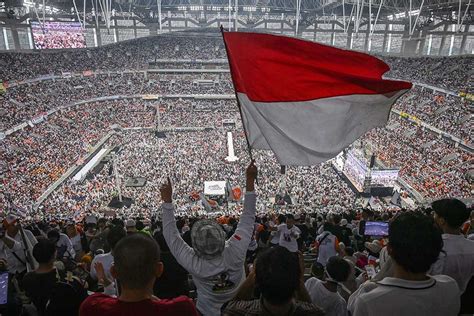 Meliput Kampanye Terakhir Capres: Jalan Kaki 6 Km ke JIS, Sampah di GBK, hingga 'Semar' Wafat di ...