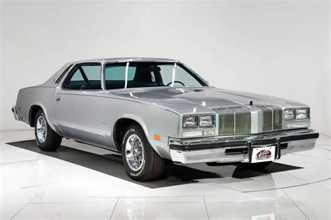 1976 Oldsmobile Cutlass Supreme | Volo Museum