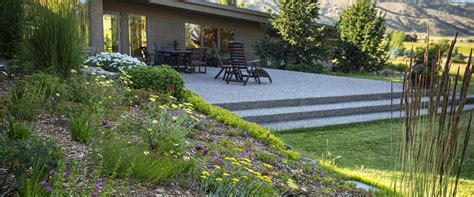 The Benefits of Sustainable Landscaping for Custom Home Builders