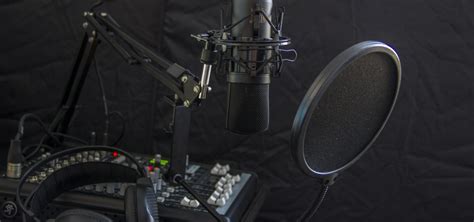 A Beginners Guide to Starting a Podcast - MasteringBOX