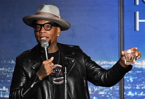 D.L. Hughley collapses on-stage at Nashville comedy club