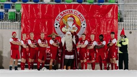 Santa Claus FC: El equipo de Finlandia que lleva el espíritu navideño todo el año