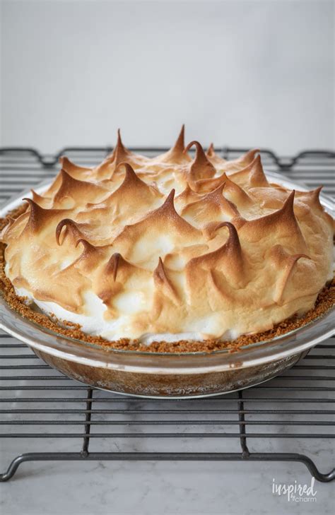 Graham Cracker Cream Pie - delicious cream pie recipe