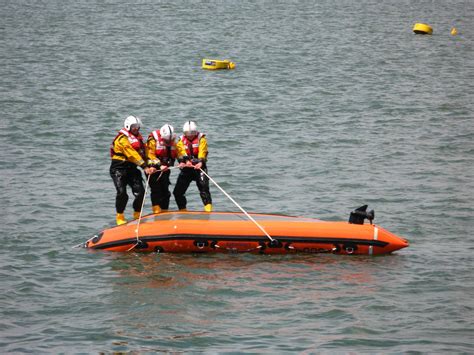 What To Do If Your Boat Capsizes - Grenada Bluewater Sailing