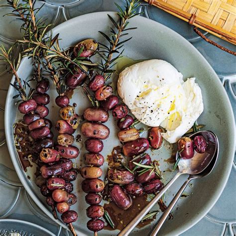 Smoked rosemary grilled grape skewers with burrata recipe - Spinneys ...