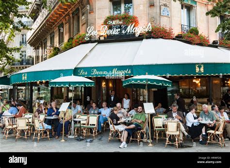 Alfresco dining, outside view of the famous Les Deux Magots Café, with ...