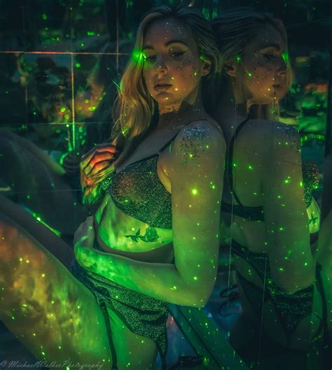 Neon light portrait photography – Artofit