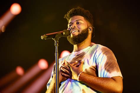 Khalid finds his own happiness at sold-out Oracle Arena concert | REVIEW