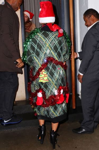 Beyonce Lights Up New York In Tacky Christmas Outfit [PHOTOS ...