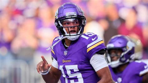 Vikings QB Josh Dobbs Gets Brutally Honest on Threat of Being Benched