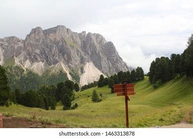 Seceda Mountain Range Hiking Area Stock Photo 1463313878 | Shutterstock