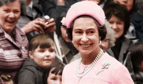 Queen Elizabeth 1970 - 1970 Photo Royal Tour Queen Elizabeth Sidney ...