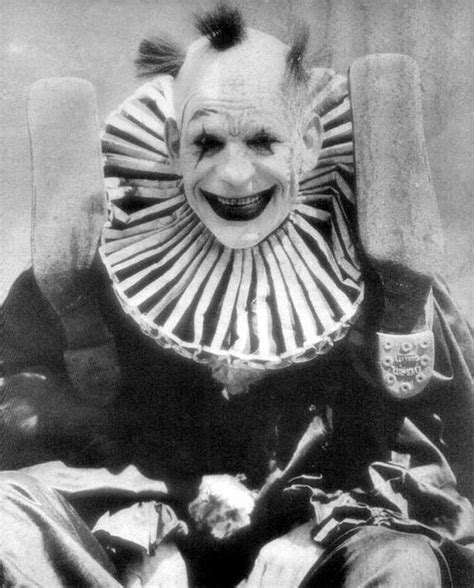 38 Ridiculously Creepy Old School Clowns | Creepy vintage, Vintage ...