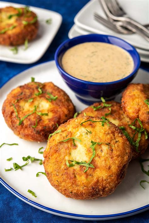 Potato Fish Cakes Recipe - How to Make Fish Cakes with Potato