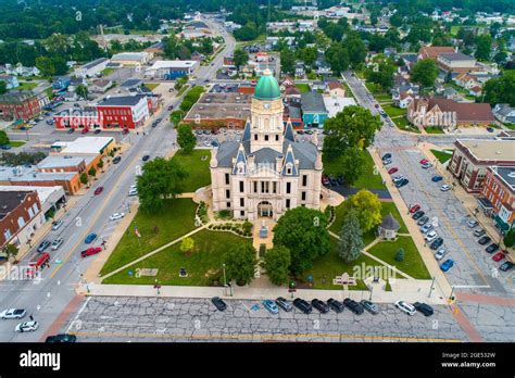 Whitley County Courthouse in Columbia City Indiana Stock Photo - Alamy