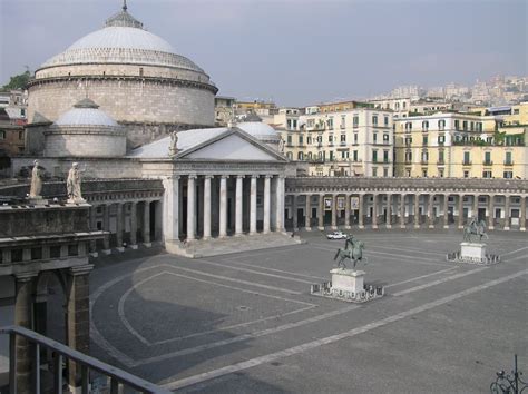 Piazza Plebiscito Napoli|Square Plebiscito Naples|Piazze di Napoli