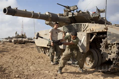 Israeli tanks move in to Gaza - CityNews Toronto
