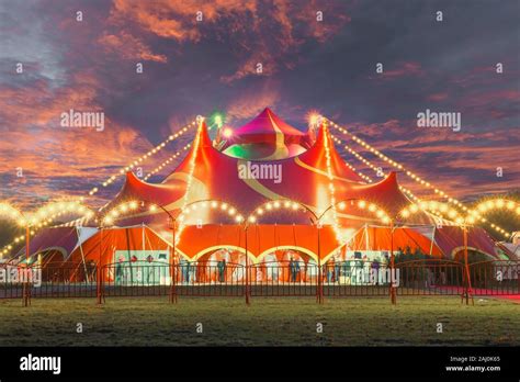 Circus tent at night hi-res stock photography and images - Alamy