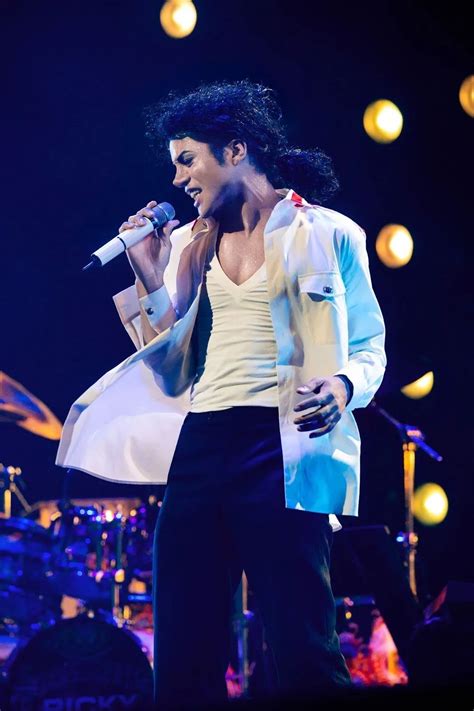 Michael Jackson's Nephew Looks Uncanny as King of Pop in First Look at ...