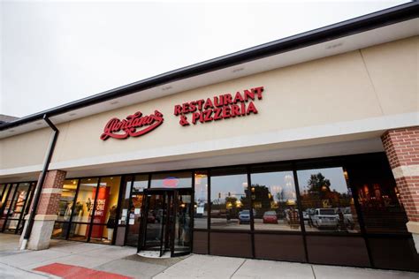 Best Pizza Place in Gurnee, IL | Giordano's