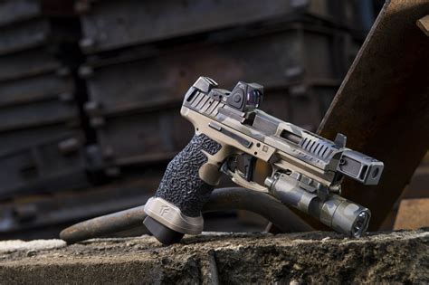 Customized HK VP9 – UN12Magazine