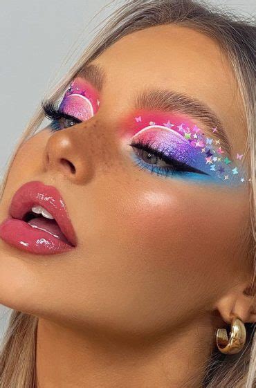 Latest Eye Makeup Trends You Should Try In 2021 : Colourful eyeshadow & butterfly