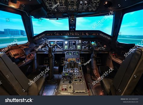 Best Embraer 145 Cockpit Royalty-Free Images, Stock Photos & Pictures ...