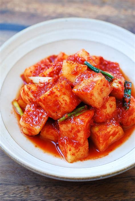 Kkakdugi (Cubed Radish Kimchi) - Korean Bapsang