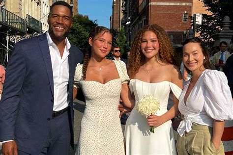 Heartwarming Photos of Proud Dad Michael Strahan with His 4 Kids