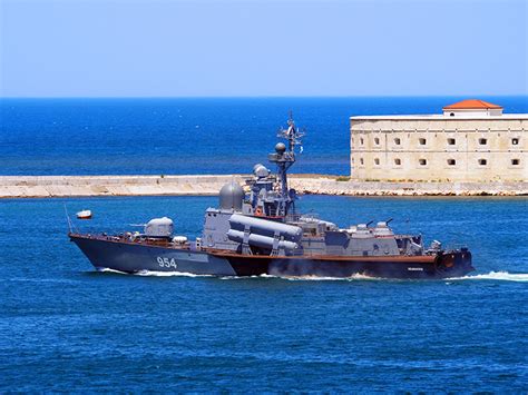 Missile Corvette "R-334 "Ivanovets" :: Black Sea Fleet Photoalbum