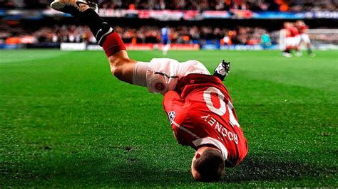 Vidéo - Rooney, Mahrez, les célébrations de but qui ont mal tourné
