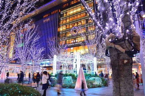 The Weird and Wonderful Traditions of a Japanese Christmas - Kobe Jones