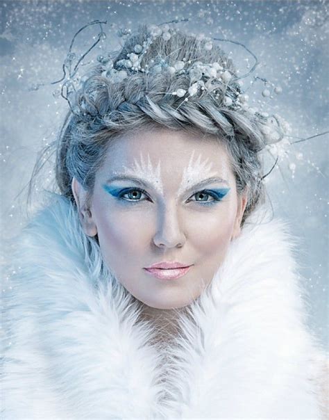 needs an ice queen/princess/witch/fey thing Looks Halloween, Halloween Makeup, Snow Queen Makeup ...