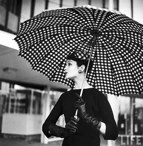 Women In 1940-1950s In Black And White Photos By Nina Leen | Bored Panda