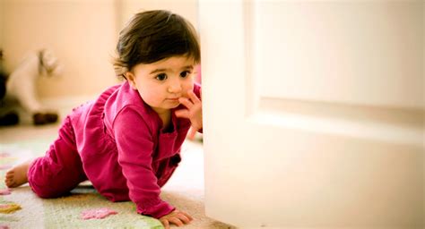 How and when will your baby learn to crawl? | BabyCenter