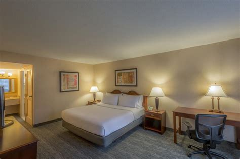 HOLIDAY INN® ARLINGTON AT BALLSTON, AN IHG HOTEL - Arlington VA 4610 North Fairfax 22203