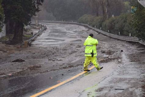 Powerful storm hits Southern California, flooding highways