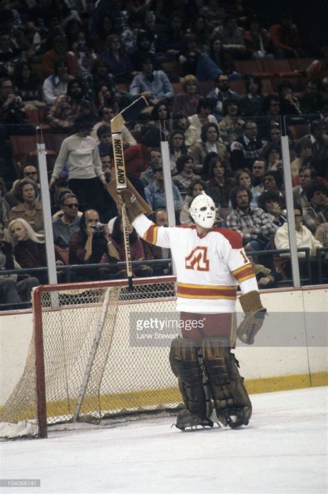 hockey-atlanta-flames-goalie-jim-craig-acknowledging-crowd-before-vs ...