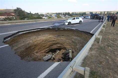 Incredible sinkholes around the world - ABC News