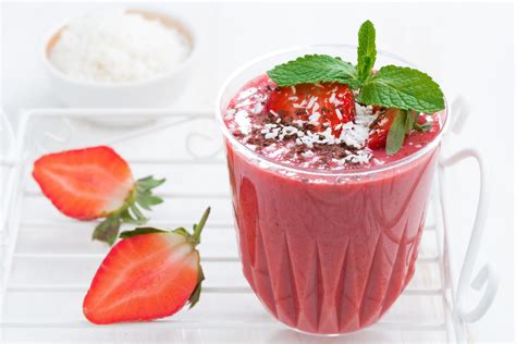 10 Super Berry Smoothie Recipes to Kick-Start Your Day | SparkPeople