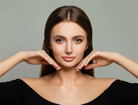 How to Achieve a Youthful V-Shape Face - Laser Clinics Singapore