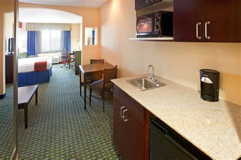 Holiday Inn Express Hotel & Suites Lubbock West (Lubbock, TX): What to Know BEFORE You Bring ...